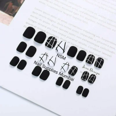 Abstract Black And White Print Press On Nails (set Of 24 Pc)
