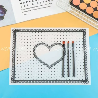 Lace And Dots Foldable Silicon Table Mats